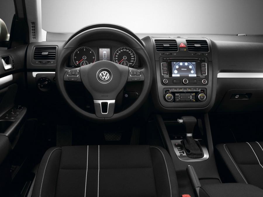  Volkswagen Jetta Freestyle 2010 года  (фото 2 из 3)